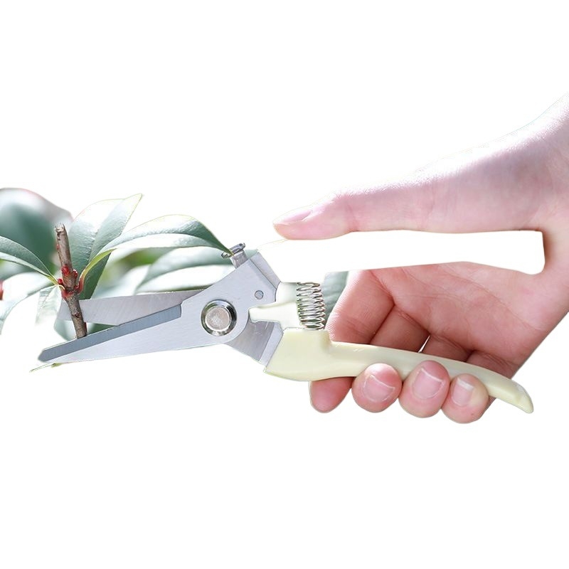 Vrtne škarje za granje i rezanje voćnih stabala, štednja snage, višenamjenski.