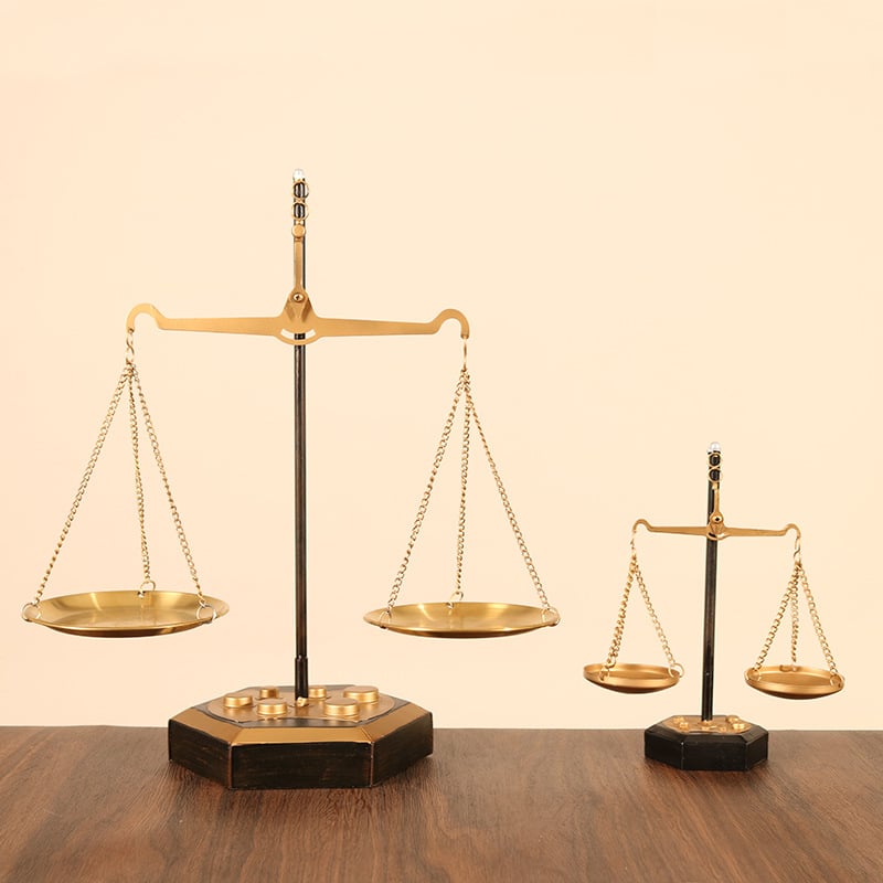 Ζυγός από σιδερένια τέχνη σε ευρωπαϊκό στυλ, επιτραπέζιο διακοσμητικό — χειροποίητος, ημιχειροκίνητος και ημιμηχανικός, υλικό: σίδηρος, κατάλληλο ως δώρο