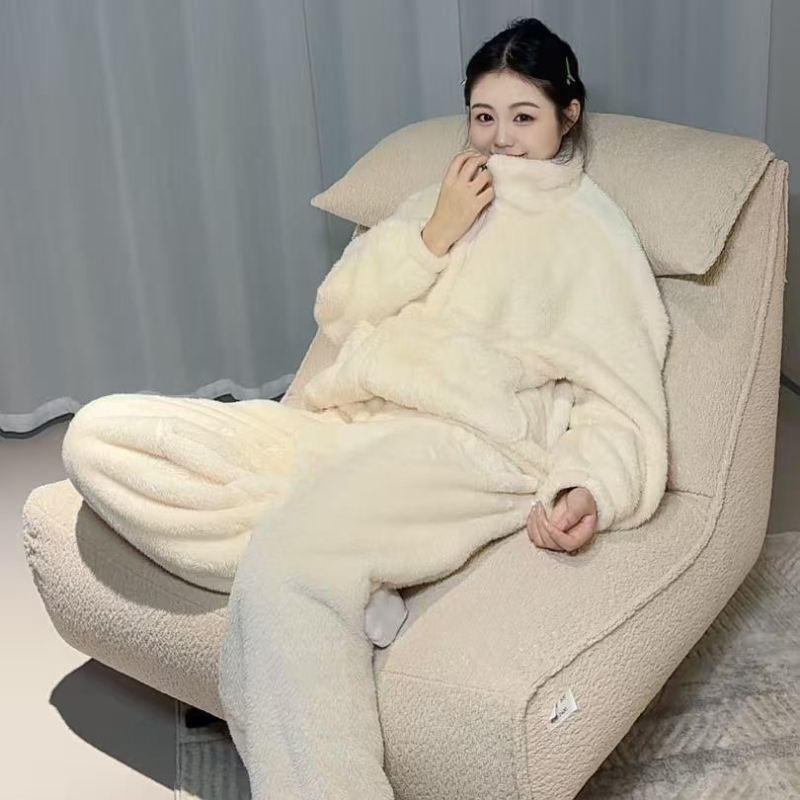 Ženski pidžama set od koralnog flisa, debeli pleteni materijal, stojeći ovratnik, zimска kućna odjeća