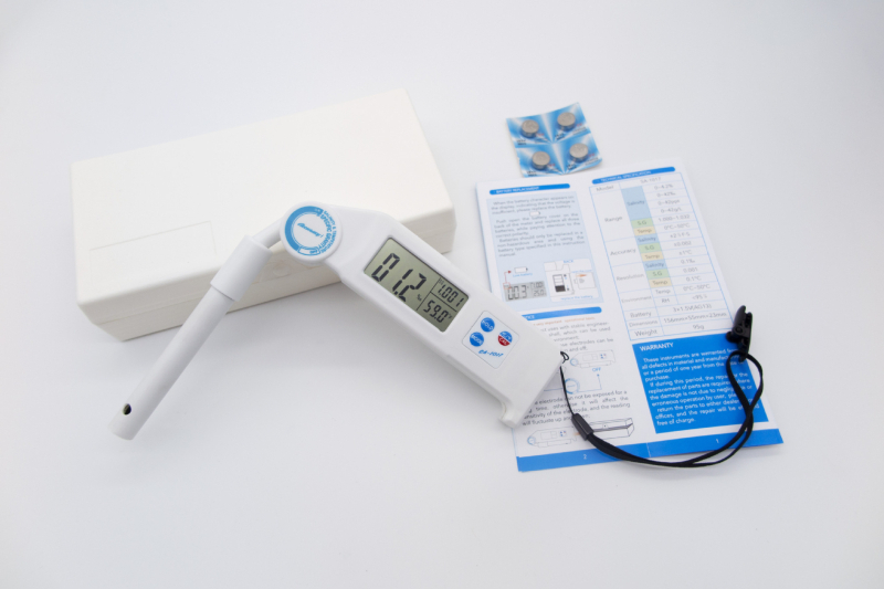 Refraktometru digital pentru salinitatea apei de mare, Kelilong SA-1017, interval 0–20, greutate 95 g (model SA-1017, interval 0–20, greutate 95 g, pentru apă de mare)