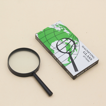 Χειροκίνητος μεγεθυντήρας με πλαστική λαβή, φακός υψηλής ευκρίνειας, μεγάλος προβολικός χώρος, κατάλληλος για ανάγνωση εφημερίδων, φιλικός προς τα μάτια.