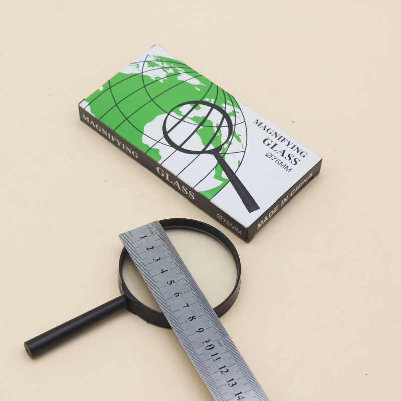 Χειροκίνητος μεγεθυντήρας με πλαστική λαβή, φακός υψηλής ευκρίνειας, μεγάλος προβολικός χώρος, κατάλληλος για ανάγνωση εφημερίδων, φιλικός προς τα μάτια.