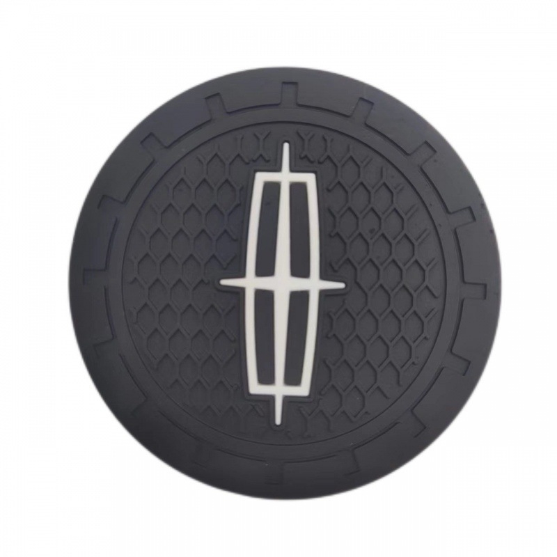 Podmetač za čašu u autu s logom – simpatičan karikaturistički unutarnji dizajn, protuklizan, pretinac za karticu, PVC materijal (Tisak loga; Prilagodba; Marka Karl Lindp)