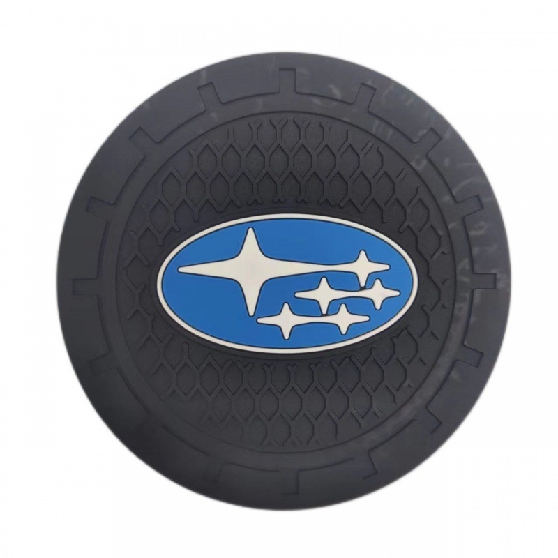 Podmetač za čašu u autu s logom – simpatičan karikaturistički unutarnji dizajn, protuklizan, pretinac za karticu, PVC materijal (Tisak loga; Prilagodba; Marka Karl Lindp)