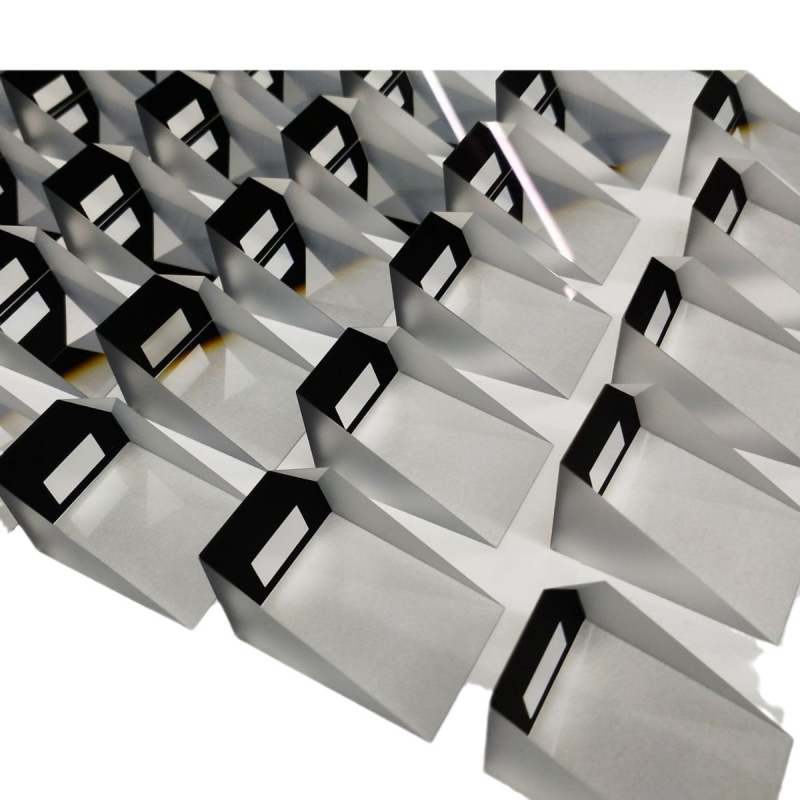 Trojuholníková prizma pre spektroskopiu, UV fúzované kremíkové sklo, pracovná vlnová dĺžka 200–700 nm, pre laserový systém