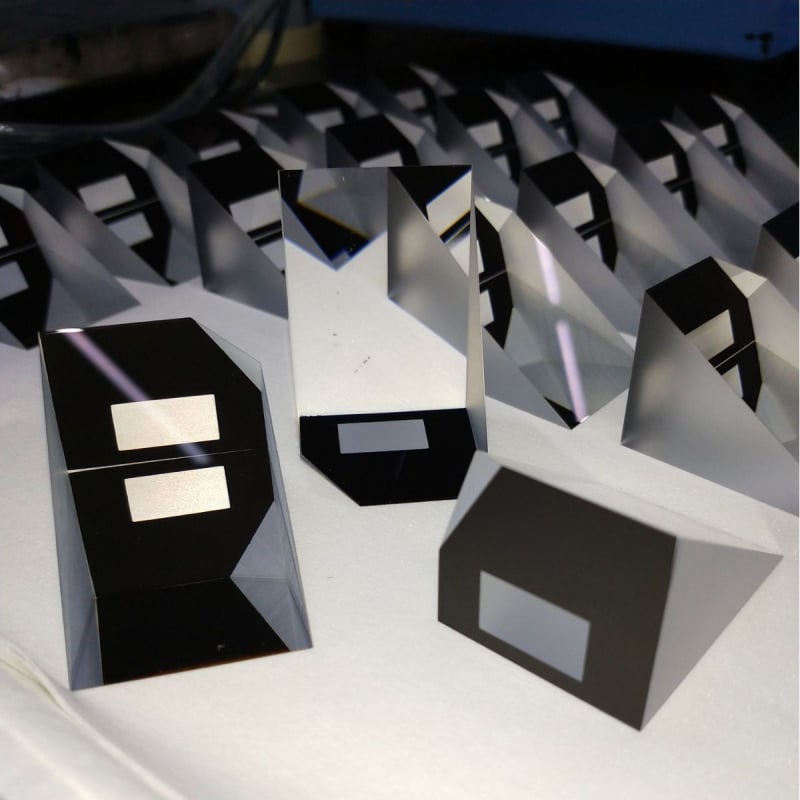 Trojuholníková prizma pre spektroskopiu, UV fúzované kremíkové sklo, pracovná vlnová dĺžka 200–700 nm, pre laserový systém