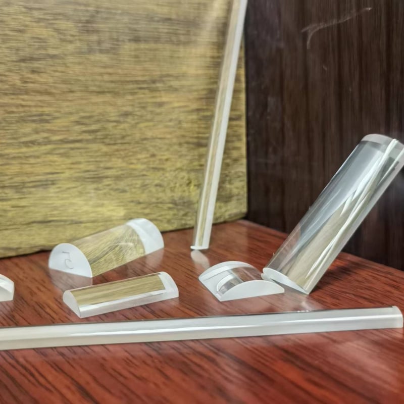 Lentilă cilindrică plano-convexă, sticlă optic neacoperită, pentru generarea liniei laser și modelarea fasciculului, suportă acoperire personalizată