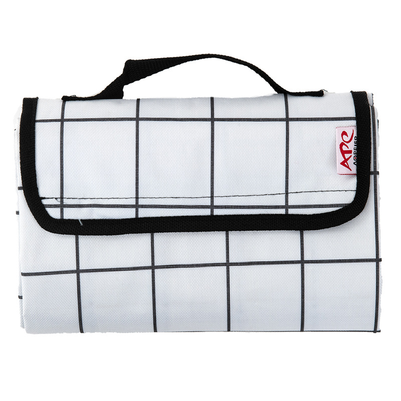 Piknik matrac nedvességmentes felülettel, Oxford anyagból, modell LEP, tömege 430 g, alkalmas kempingezéshez és túrázáshoz.