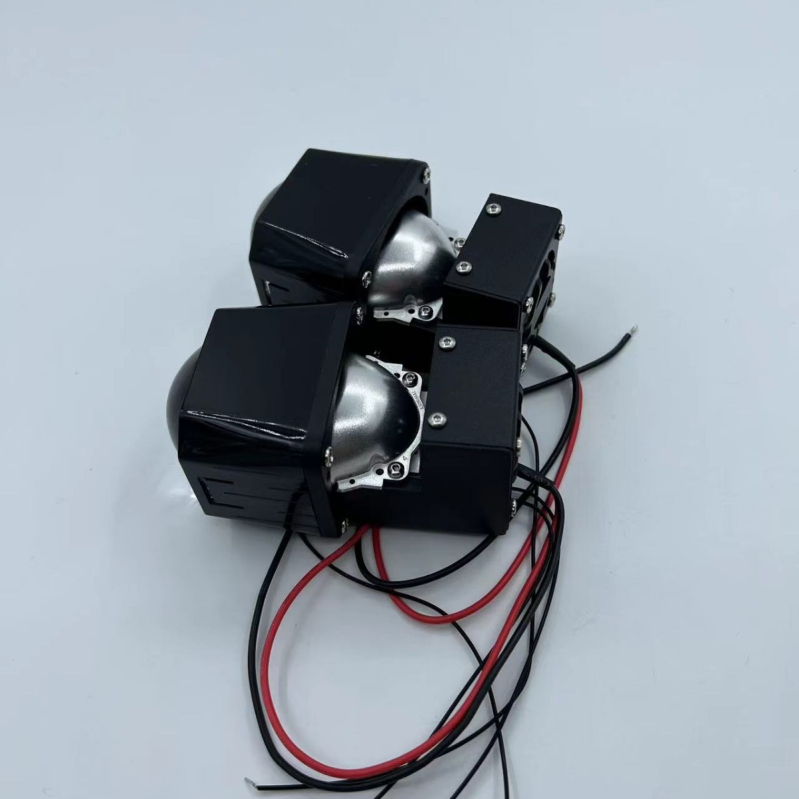LED matrica lens modul za auto/motocikl — aluminijska konstrukcija, IP68, 12 V, 5555 lm, vijek trajanja 50 000 h