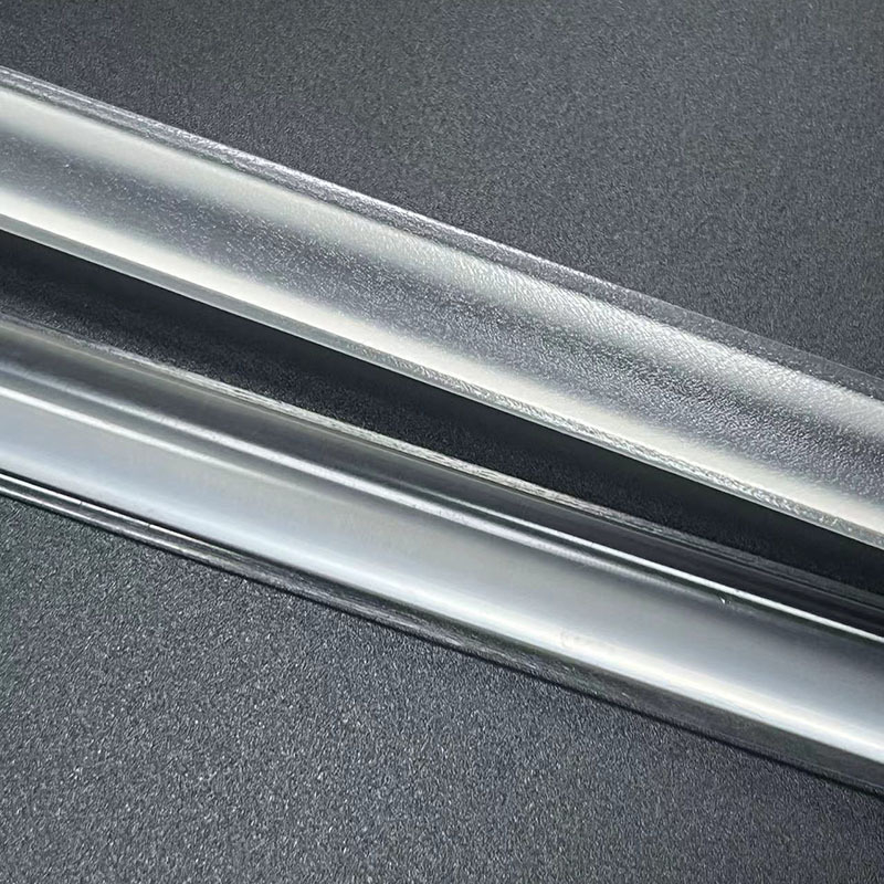 PMMA οπτικός φακός για γραμμικό LED φωτισμό, ματ φινίρισμα, γωνία δέσμης 35°, διαπερατότητα φωτός 89–92%