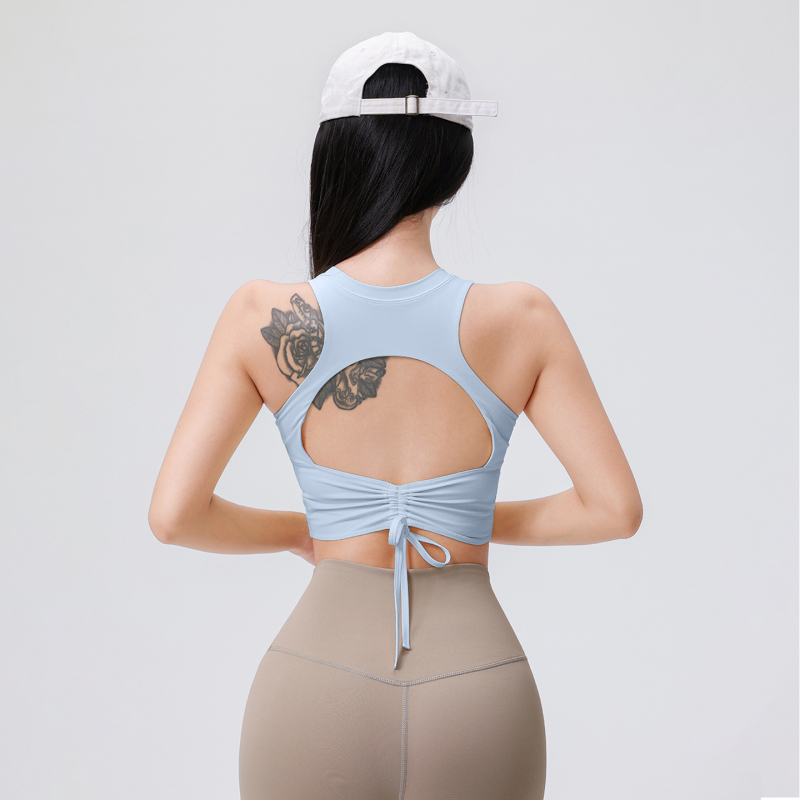 Ženski joga top s umetkom za grudni koš, otvorenim leđima, šnira, materijal najlon/elastan 76,8%/23,2%, ljeto 2025