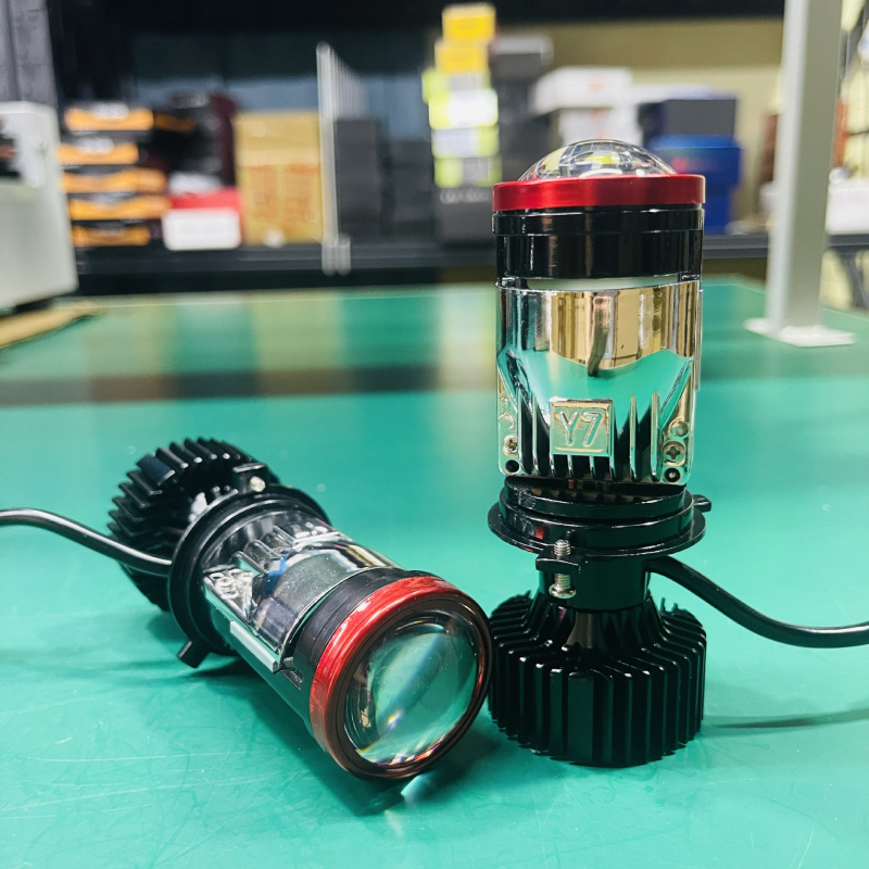 Y7d-h4 Matrix stílusú H4 fényszóró, 12-24V DC, 6500LM