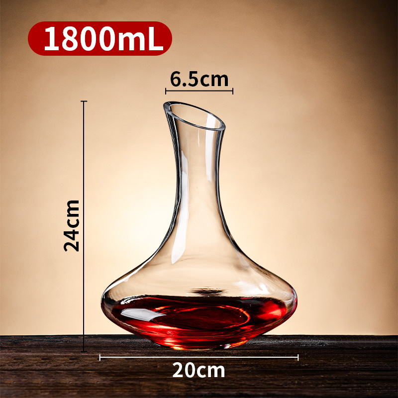 Vörösbor-dekanter üvegből, tömeg 500 g, modern minimalista stílus, 2020 őszén debütál