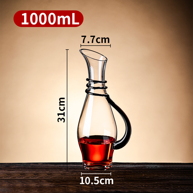 Vörösbor-dekanter üvegből, tömeg 500 g, modern minimalista stílus, 2020 őszén debütál