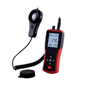 TEARERTECH TL-603 digitális hordozható luxmérő, működik akkumulátorral