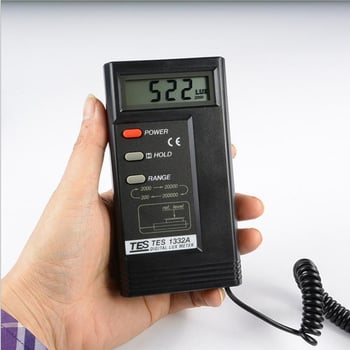 TES-1332A Digitális Fénymérő, mérési tartomány 200–200000 Lux, felbontás 0,01 Lux, pontosság ±3% rdg ±0,5% f.s (≤10000 Lux)