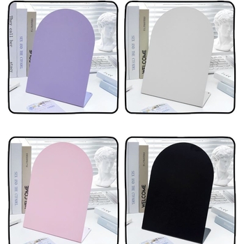 Asztali mágneses ív alakú jegyzet tábla – vasból, egyszerű és modern stílusú, más megmunkálás; diplomaosztóra ideális ajándék kollégáknak, barátoknak és évfolyamtársaknak.