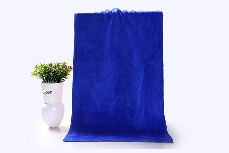 Kosački ručnik od superfinih mikrovlakana, debeli i vrlo upijajući, kružna vlakna, 80–100 g, mogućnost prilagodljive proizvodnje, sadržaj nylona