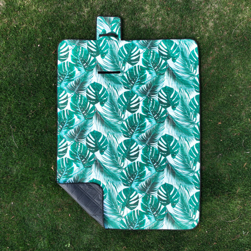 Kültéri kemping matrac, vízálló és nedvességálló, 100% poliészter, modell CSB, 4–6 fő számára.