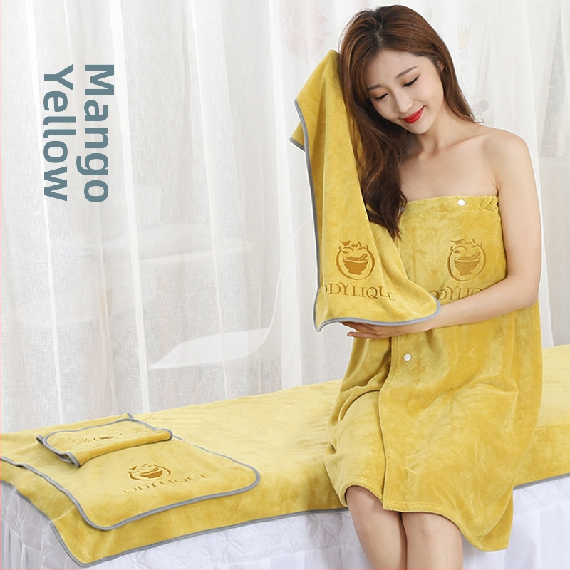 Päťdielny luxusný set uterák pre kozmetický salón: uterák na tvár, uterák na vankúš, šatka na hlavu, posteľný uterák a uterák do kúpeľa. Materiál: superfínne vlákno; Hmotnosť: 420 g; Značka: Muyang; Spracovanie vlákien: lomľené farebné vlákno; Tlač loga: k