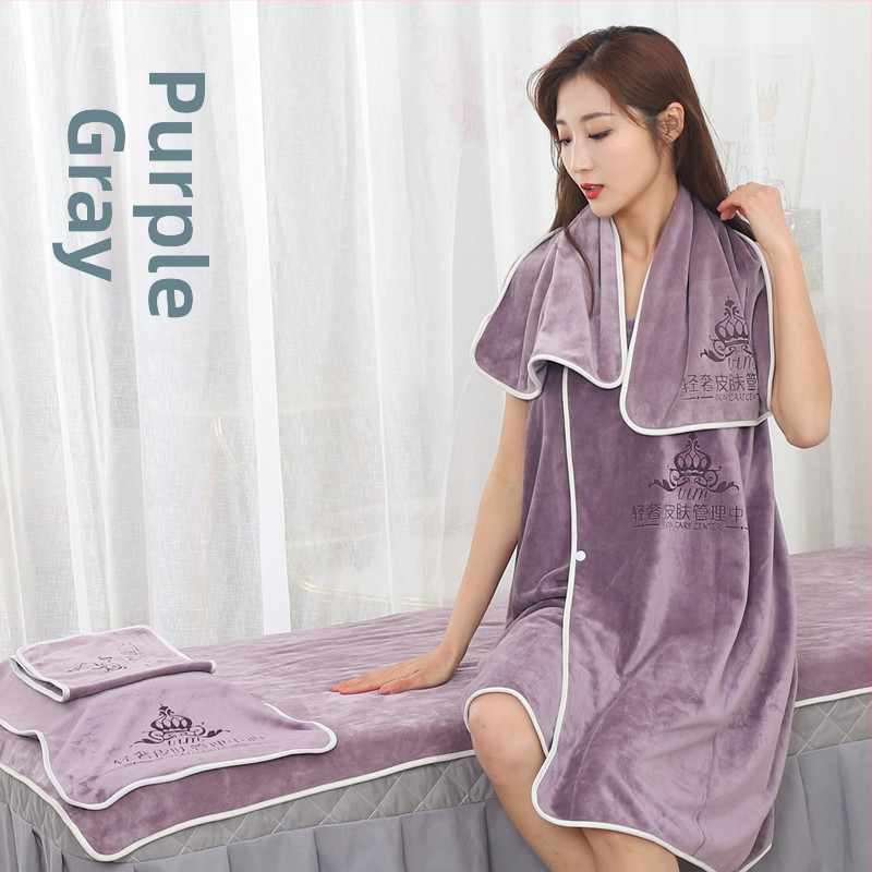 Päťdielny luxusný set uterák pre kozmetický salón: uterák na tvár, uterák na vankúš, šatka na hlavu, posteľný uterák a uterák do kúpeľa. Materiál: superfínne vlákno; Hmotnosť: 420 g; Značka: Muyang; Spracovanie vlákien: lomľené farebné vlákno; Tlač loga: k