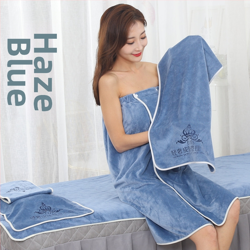 Päťdielny luxusný set uterák pre kozmetický salón: uterák na tvár, uterák na vankúš, šatka na hlavu, posteľný uterák a uterák do kúpeľa. Materiál: superfínne vlákno; Hmotnosť: 420 g; Značka: Muyang; Spracovanie vlákien: lomľené farebné vlákno; Tlač loga: k