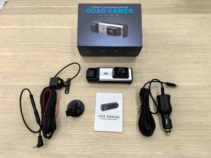 3‑lenska 360° dash cam s infracrvenim noćnim vidom, dodatnim osvjetljenjem i 1080p stražnjim prikazom