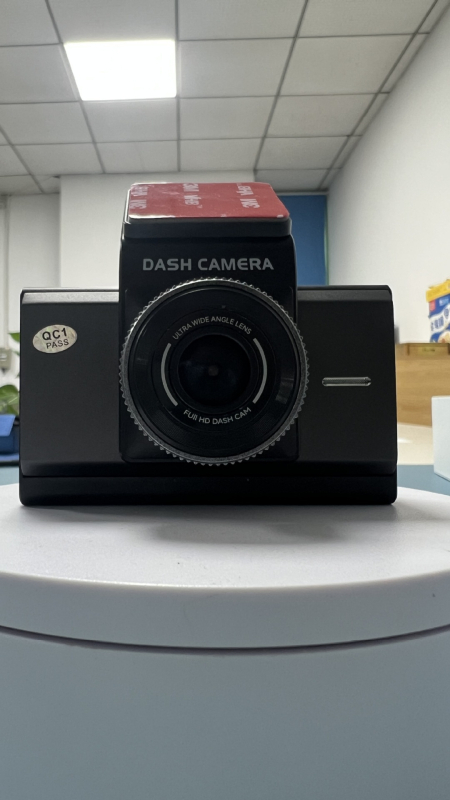 4G daljinsko praćenje vozila DVR s prednjom i stražnjom dvostrukom kamerom, 2160p, GPS, ciklično snimanje