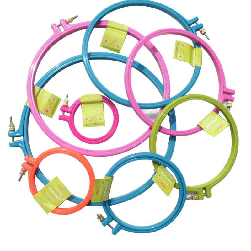 Dyx Cross Stitch Stretcher s prilagodljivim pretincem za karticu, Embroidery Frame – privatna marka, kutija 1000 kom, 78 g, minimalistički stil