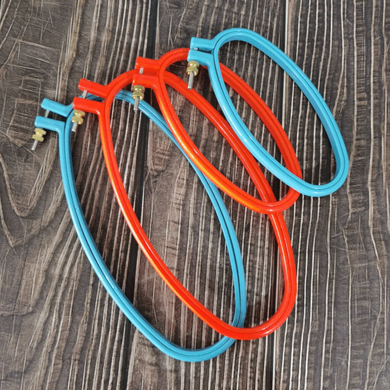 Dyx Cross Stitch Stretcher s prilagodljivim pretincem za karticu, Embroidery Frame – privatna marka, kutija 1000 kom, 78 g, minimalistički stil