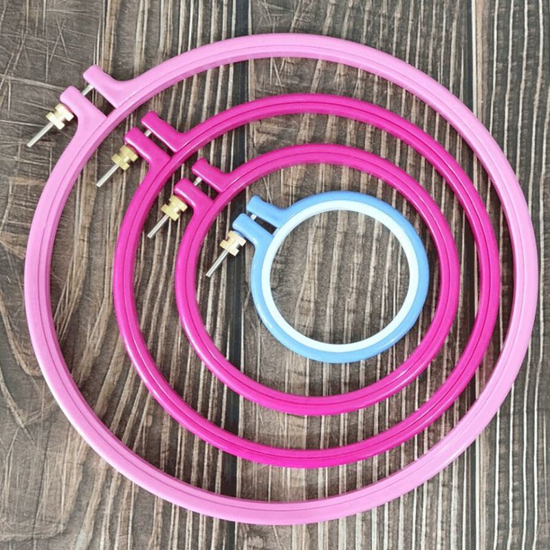 Dyx Cross Stitch Stretcher s prilagodljivim pretincem za karticu, Embroidery Frame – privatna marka, kutija 1000 kom, 78 g, minimalistički stil