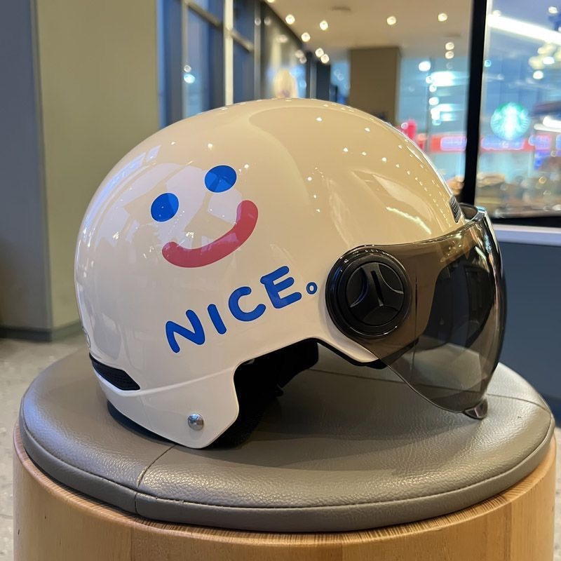 Κράνος μισού τύπου πολυπροπυλενίου για ηλεκτρικά οχήματα, 3C πιστοποίηση, Gb811-2022b, κατάλληλο για όλες τις εποχές