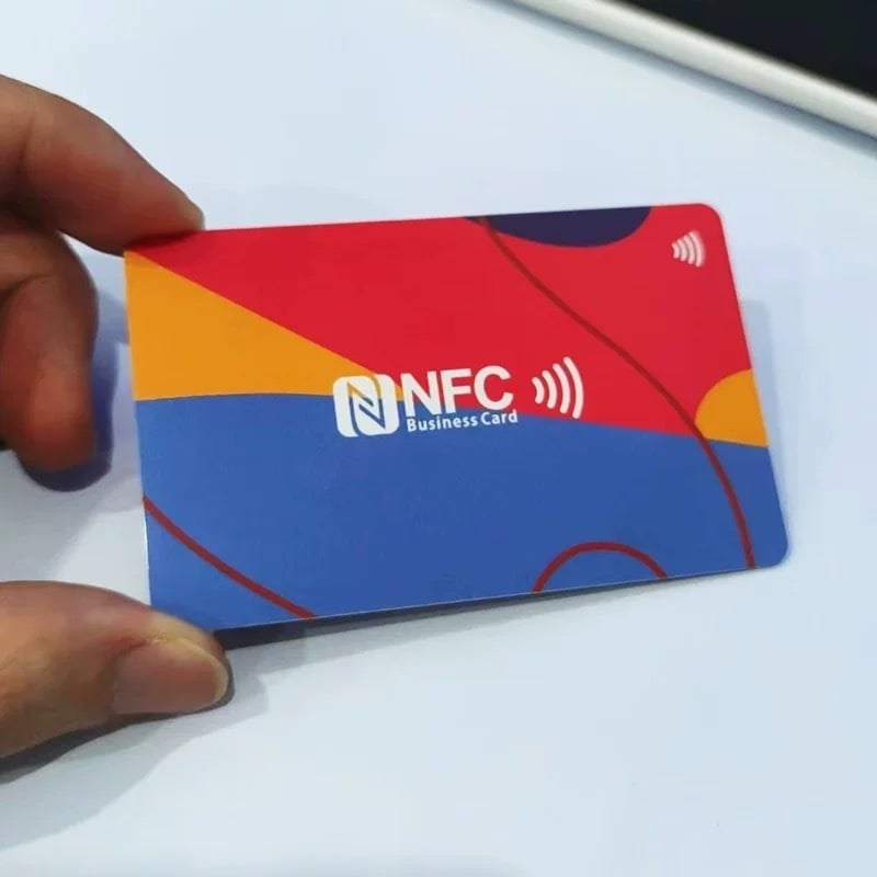 NFC/RFID viedā vizītkarte, bezkontakta, 144 baitu glabāšana, 100000 dzēšanas ciklu, darba temperatūra -25°C līdz 75°C