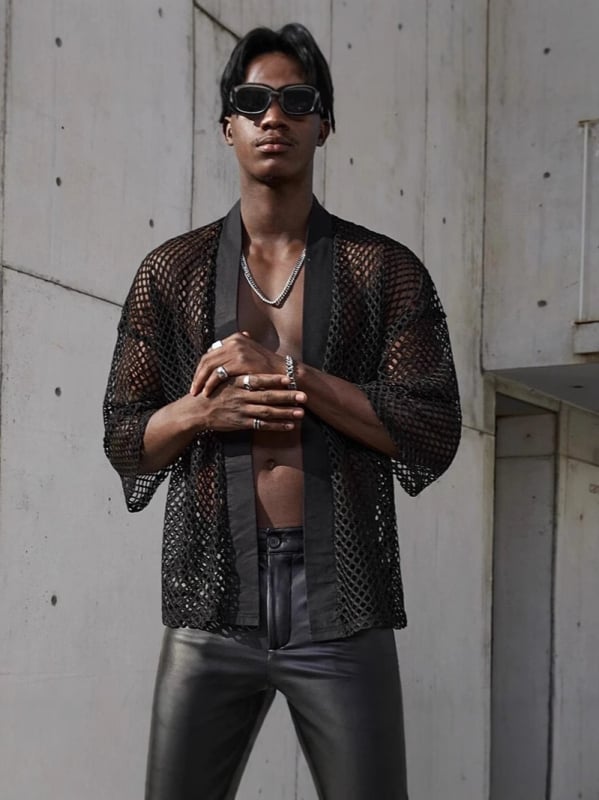 Särk-kardigan lõigatud võrgust detailidega, lühikeste varrukatega, ümmarguse kaelaga, 96% polüester