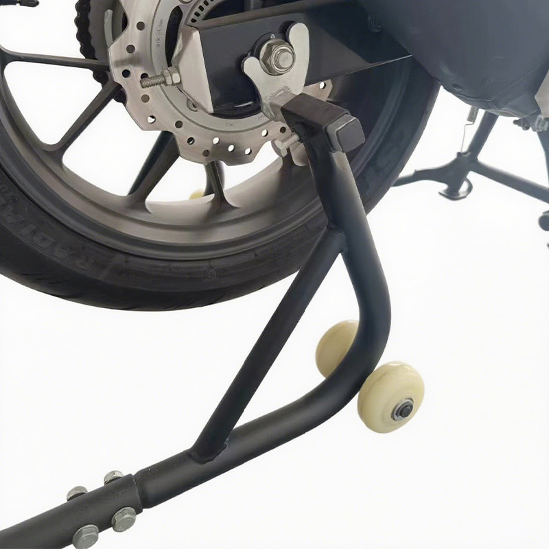 Univerzalni stojak za održavanje i popravak motocikla