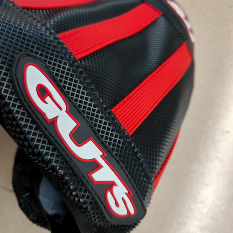 Guts Z300 PU bőr motorkerékpár üléspárna off-roadhoz, univerzális illeszkedés, csúszásmentes, vízálló