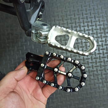 S2R pedală spate CNC din aluminiu pentru Kawasaki KLX230/KLX230R