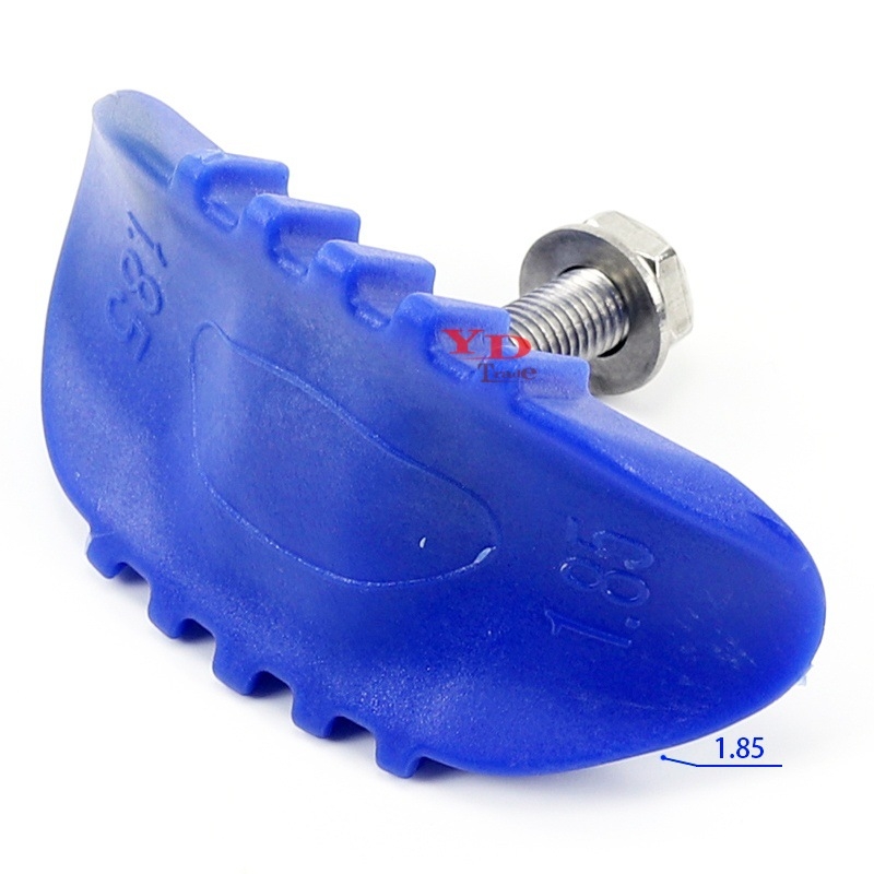 Clip antiderapant pentru anvelopă, destinat motocicletei off-road cu cameră internă