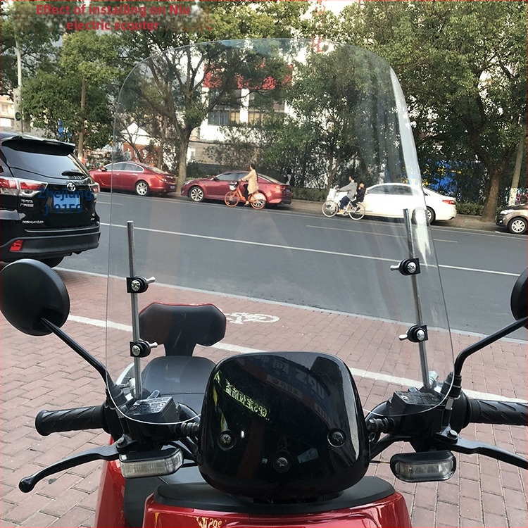 Motocykelové čelné sklo - univerzálny model, vysokokvalitný plast, priehľadné