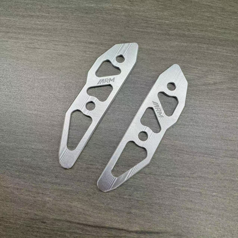 CNC aluminijski nosač prednjeg vjetrobranskog stakla Yamaha NVX155 / Aerox155