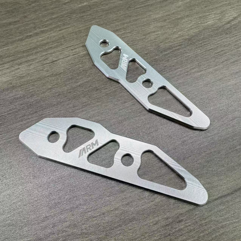 CNC aluminijski nosač prednjeg vjetrobranskog stakla Yamaha NVX155 / Aerox155