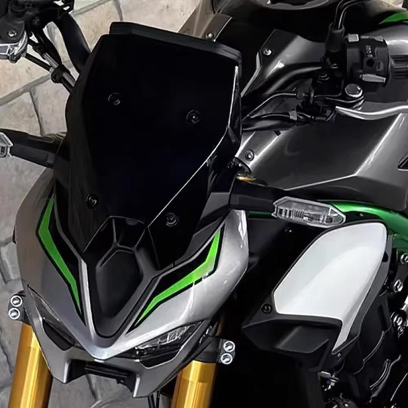 Prednje vjetrobransko staklo za Kawasaki Z900/SE 2025-2026 — Povišeno, PC plastika, Kompatibilno s Z900/SE 2025-2026