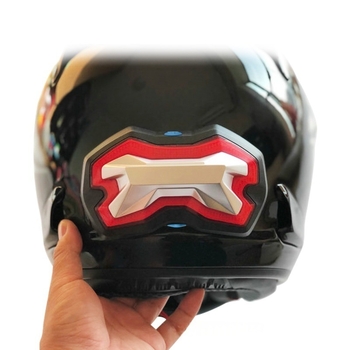 Lumină pentru cască de motocicletă, wireless, cu încărcare USB, alimentare pe baterie, semnal de direcție și avertizare — CK0086