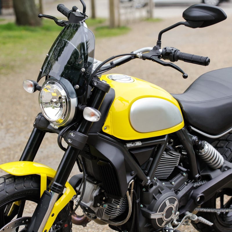 Parbriz frontal pentru Ducati Scrambler 400/800 (2015-2021) - Material: PC plastic - Compatibilitate: Ducati Scrambler 400/800 (2015-2021) - Stil: Windshield
