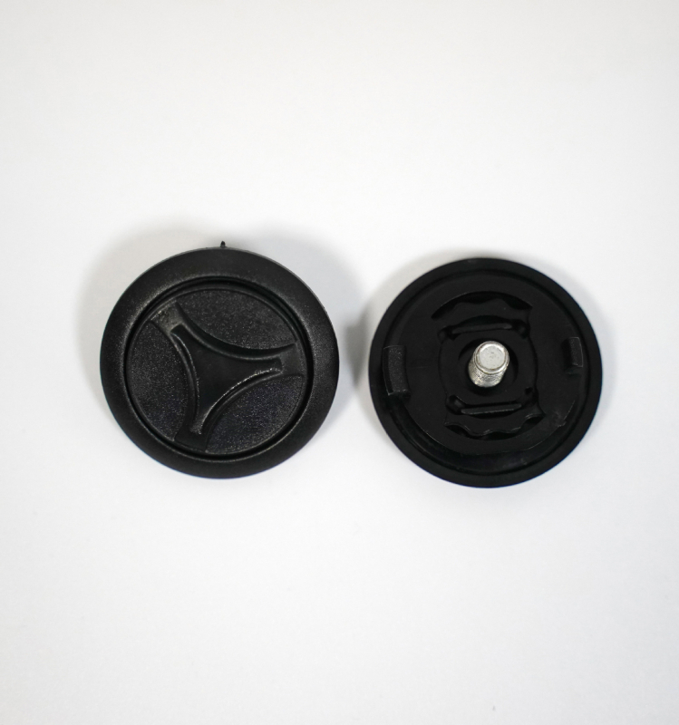 Dio opreme za kacigu: baza s rotirajućim poklopcem i otvorima za fiksiranje, univerzalni model