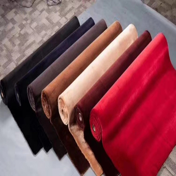 Covoraș de podea pentru mașină cu suprafață asemănătoare lânii și model înstelat, cusături de 360°, construcție din două straturi, compatibil universal (material: lână artificială; model: cer înstelat; cusături: 360°; straturi: 2)