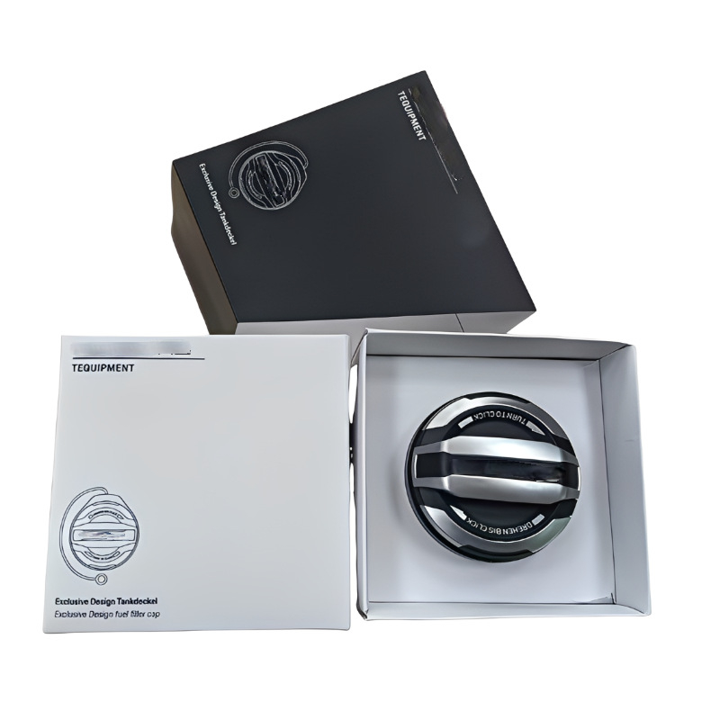 Deca poklopac spremnika goriva, druge generacije, za Porsche Cayenne 718 (modeli 971044261/971044251; materijal: aluminijska legura i ABS)