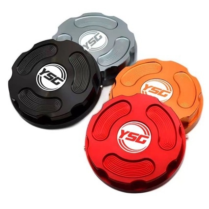 Set decorativ din aliaj de aluminiu pentru capacul de ulei și capacul rezervorului pentru scutere Yamaha PCX și NMAX (Brand: YSG; Model: 3638; Tipuri de vehicule: Click, Beat, NMAX, Adv, Giorno, Lead; Material: aliaj de aluminiu)