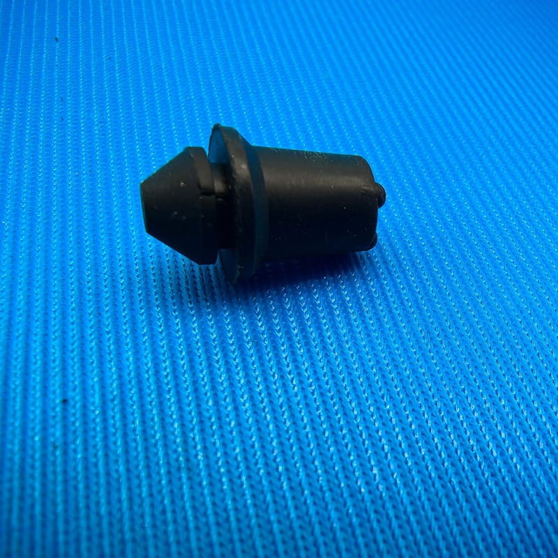 Gumene granule za apsorpciju vibracija za poklopac spremnika Infiniti QX60/JF15 - 01658-3RA0A