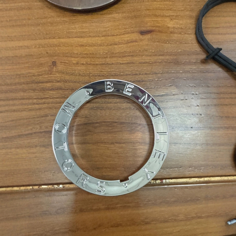 Bentley Flying Spur Continental GT hub cover s blistavim prstenom – ABS materijal, dio 3W0 601 165